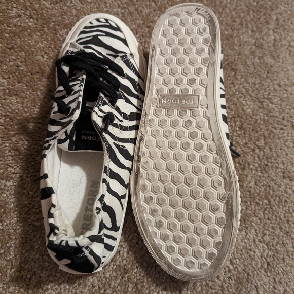 Tretorn discontinued Zebra Sneakers - Picture 5 of 5